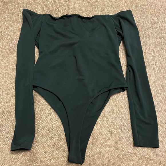 Off the shoulder body suit - Picture 2 of 4